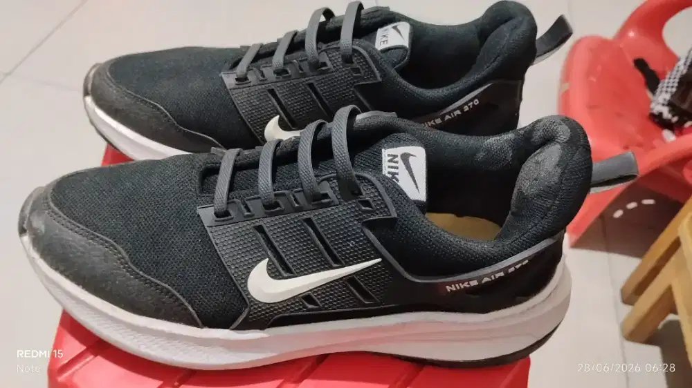 Sepatu NIKE by Vietnam 100%, 42