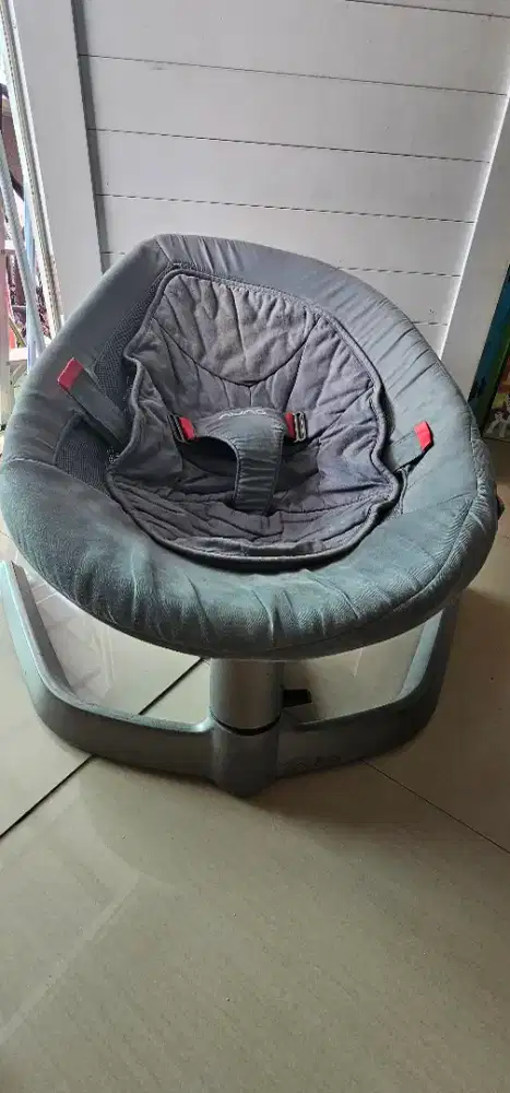 Nuna Leaf Baby Bouncer Preloved