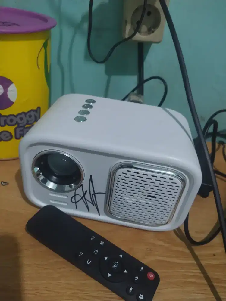 Proyektor hd 1080P bekas rasa baru