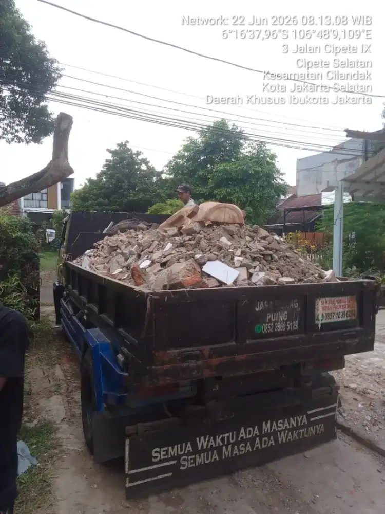 Jasa buang puing dan tanah