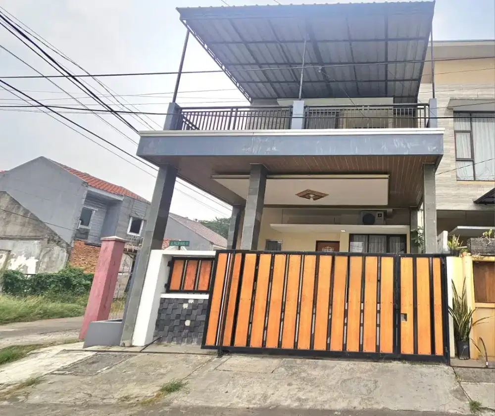 Rumah Hook di Bulevar Hijau Kota Harapan Indah Bekasi