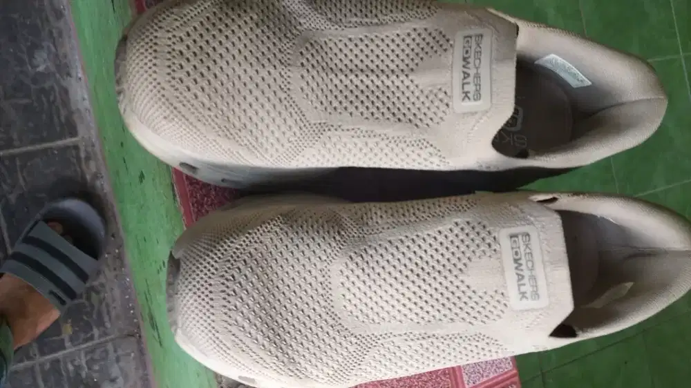 Spatu Skechers slip-ins terbaru ori