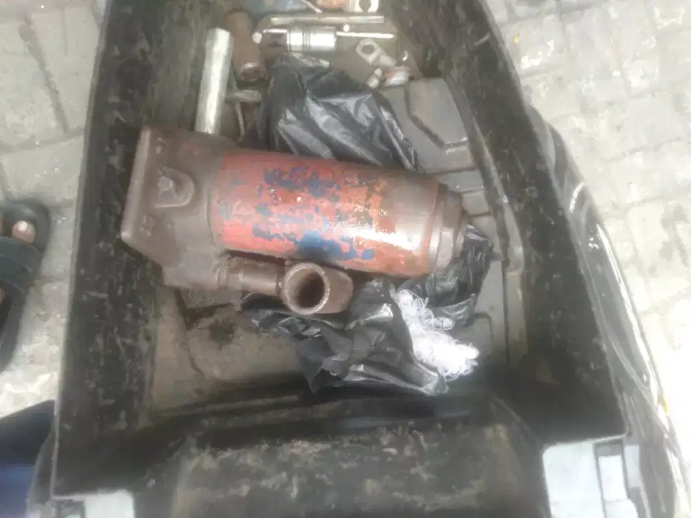 Dongkrak 8 ton siap pakai