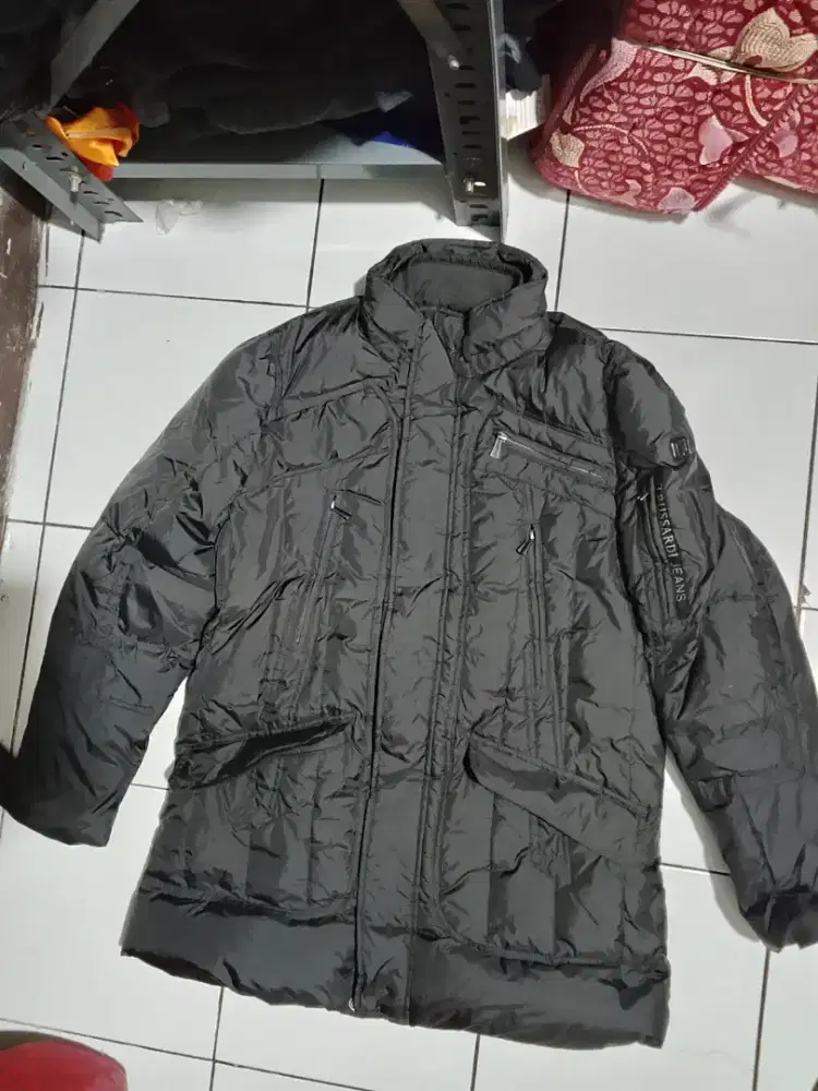 Trusardi size L, kondisi baru, jual 300k