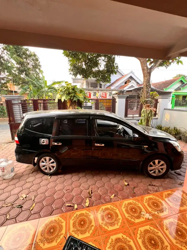 Nissan Grand livina 2013 Bensin