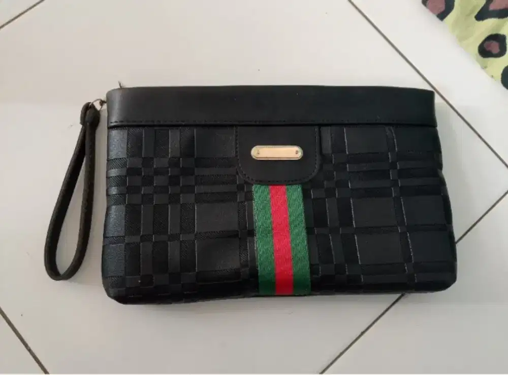 Dompet besar muat banyak