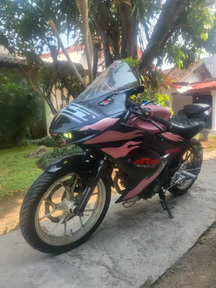 Suzuki GSX R 150 Keyless 2017 Hitam