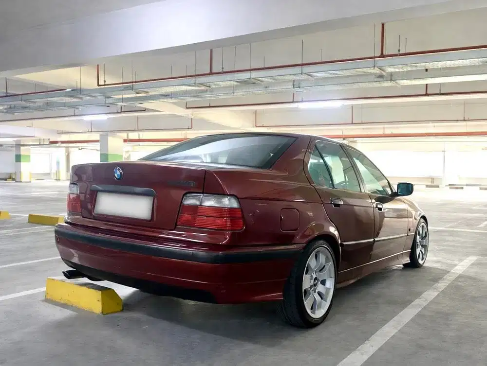 BMW 320i 1994 Bensin