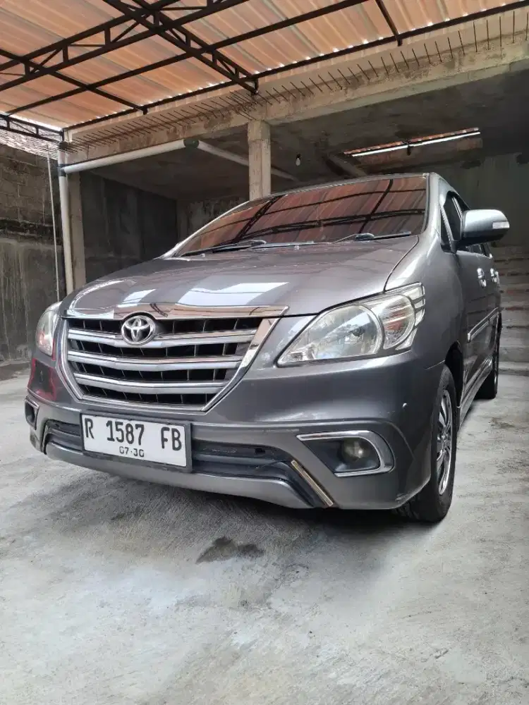 Kijang Innova V AT Bensin 2015