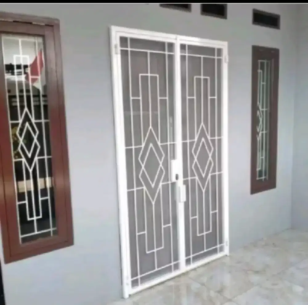 Pintu pengaman Dabel