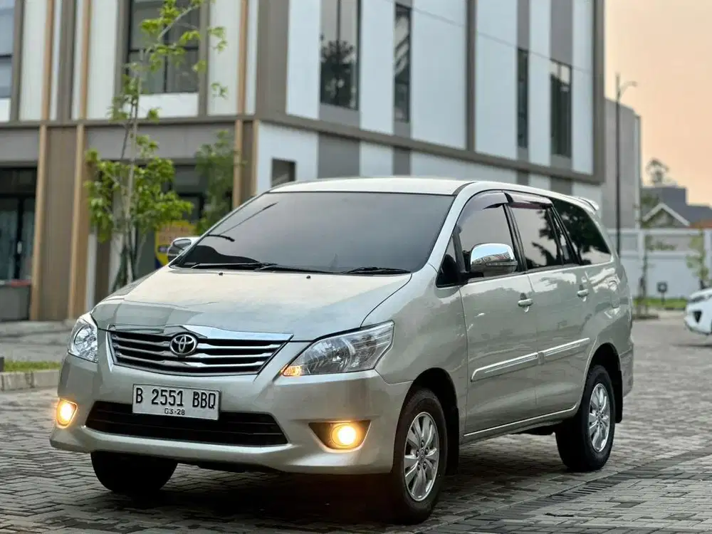 LOW KM INNOVA 2.0 G AT 2013 BENSIN SILVER