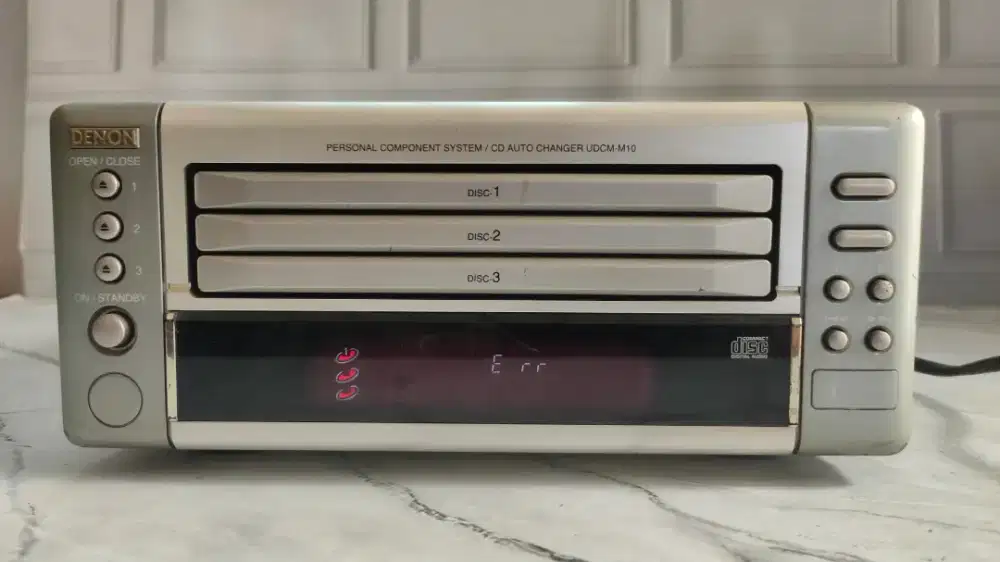 Denon UDC M10 CD player (minus)