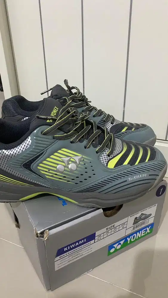 Sepatu Badminton Yonex Kiwami Size 39 (24.5 cm)