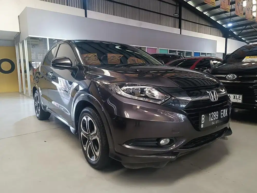 LOW KM HRV 1.8 PRESTIGE 2017 GREY SEPERTI BARU
