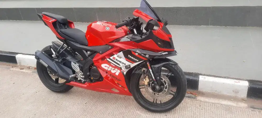 YAMAHA R15 v2 modif elegan l mesin sehat,siap pakai
