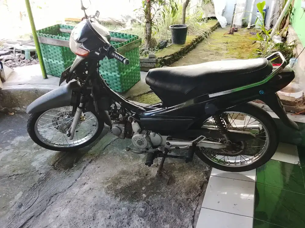 Supra Honda asli warna abu-abu
