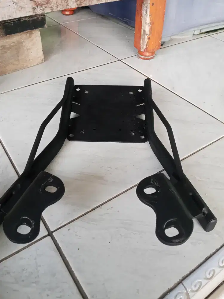 Braket box shad cb150r v4