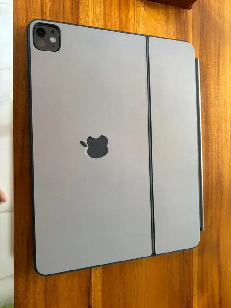 IPAD PRO M4 13 inch + Magic keyboard