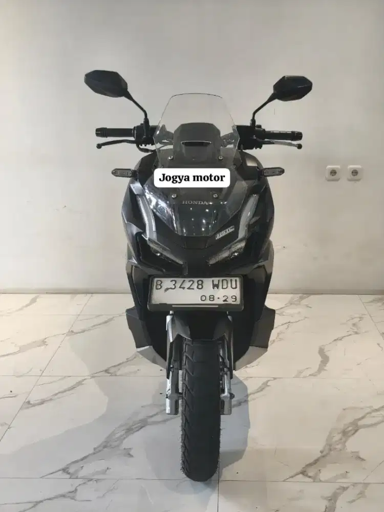 1 - Honda ADV 160 ABS Tahun 2024