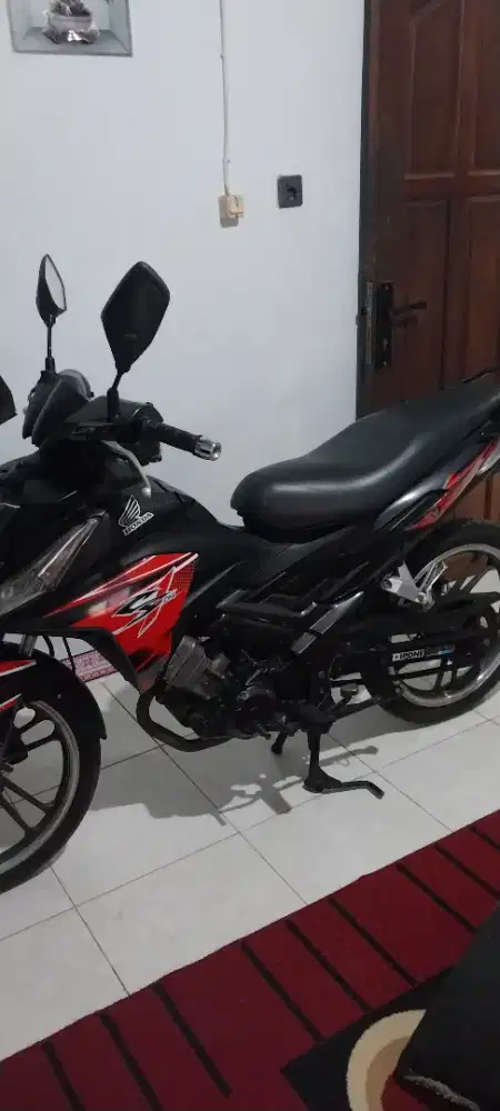 Dijual motor Honda cs1 2008