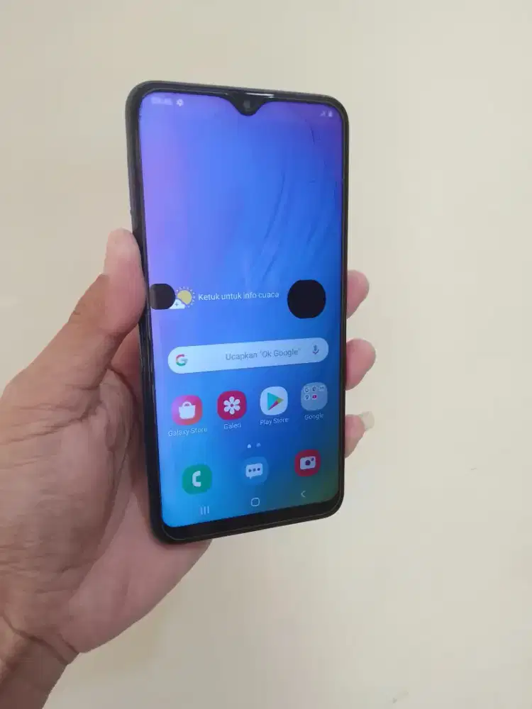 Jual Samsung M10 Kondisi siap pakai.