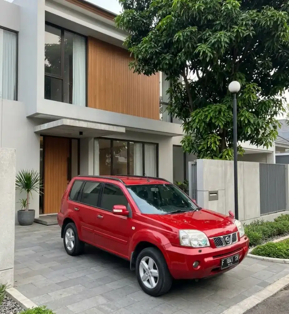 Langka Nissan Xtrail T30 facelift asli warna merah
