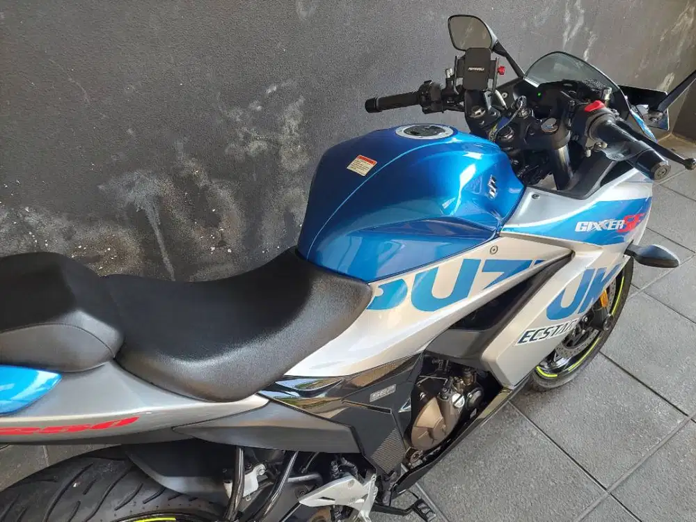 Suzuki Gixxer SF 250 cc Sport Fairing Unit Langka