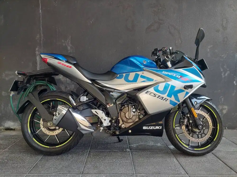Suzuki Gixxer SF 250 cc Sport Fairing Unit Langka