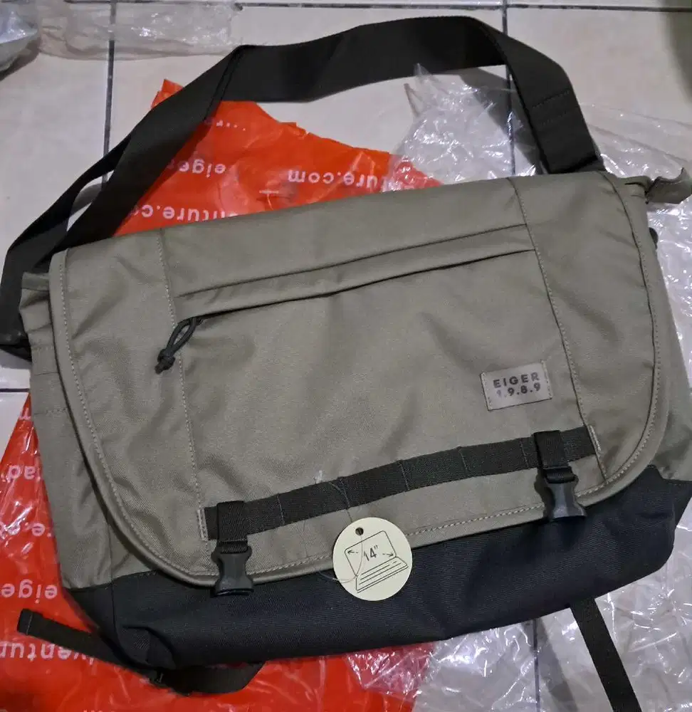 Tas Eiger Derail Messenger 14 (Tas Selempang muat laptop 14 inchi)