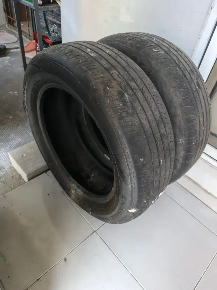Sepasang Ban Bekas Dunlop Enasave 215/60 R17 Layak Pakai