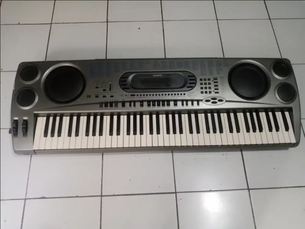 Keyboard casio wk1800