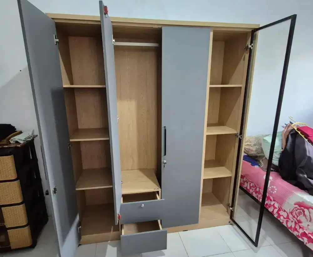Lemari Pakaian Sanfelo Cena WD 4 Pintu SW44E