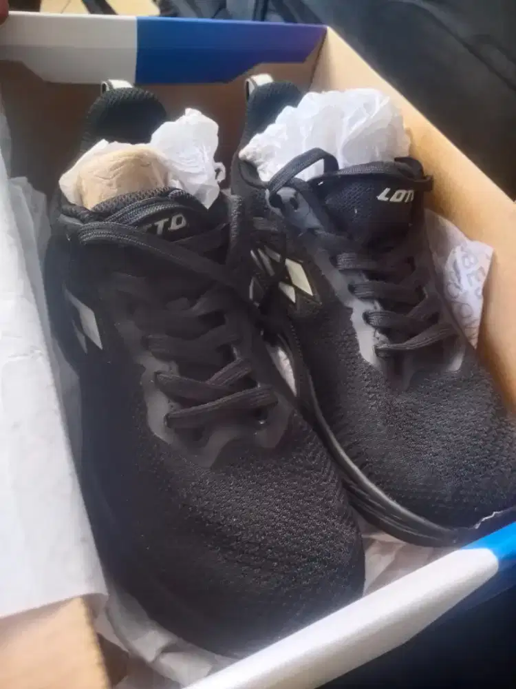 Sepatu Bekas Rasa Baru Lotto Original Edo Black Men
