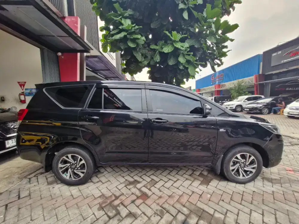 Toyota Innova G 2.0 Manual 2022  Bensin Htam Metalik