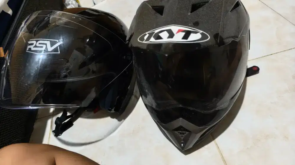 JUAL HELM 2 KYT & RSV