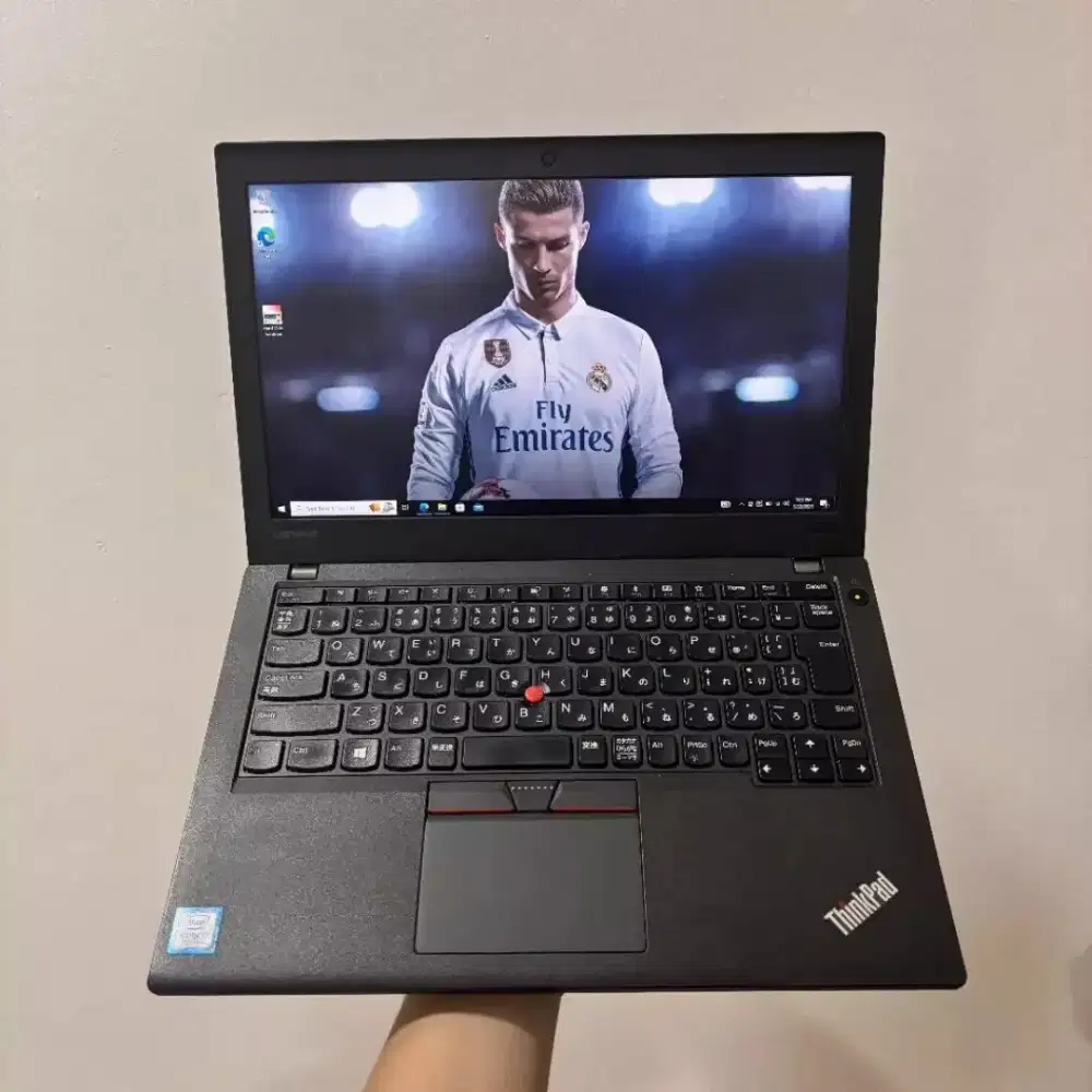 Lenovo x270 tipis ringan, dan nyaman dibawa kemana aja