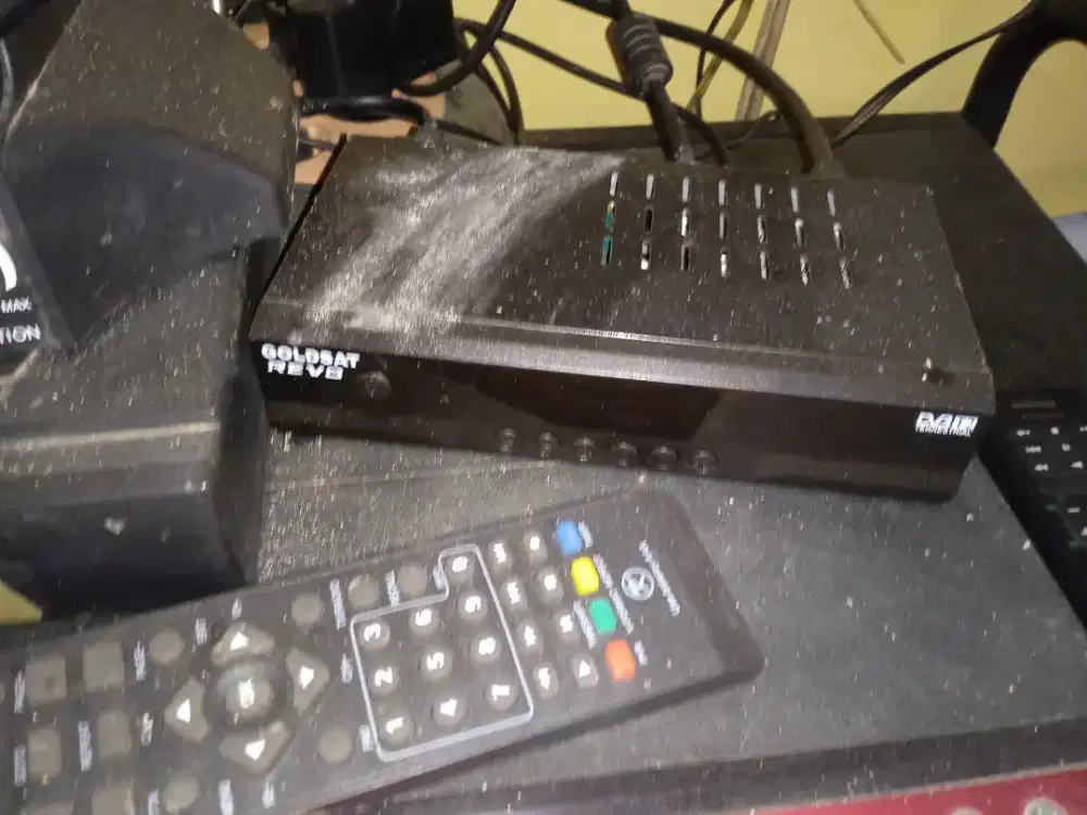 STB dan Remote Bonus Antena dan Kabel
