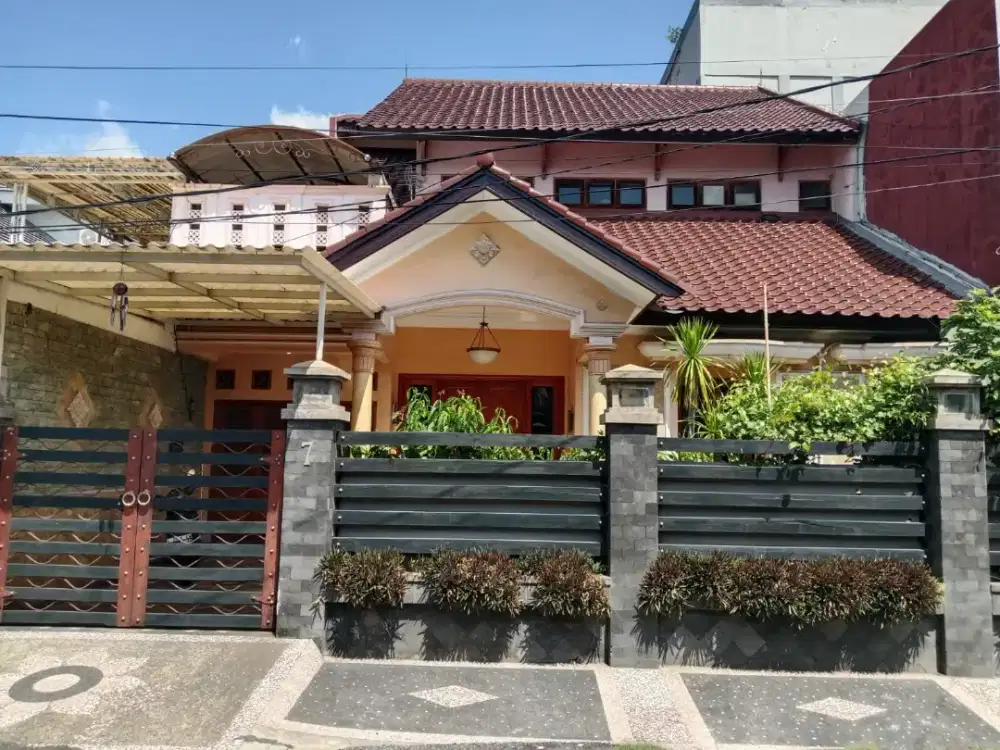 RUMAH MEWAH 2 Lantai Full Marmer di Surabaya
