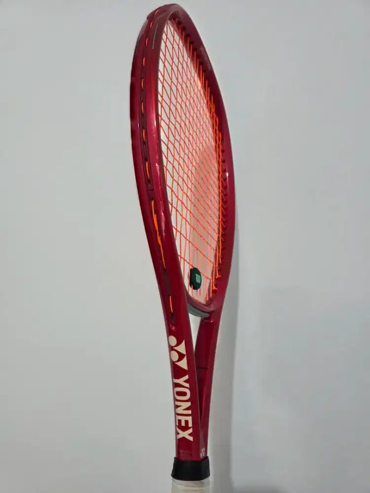 Raket Tenis / Tennis Yonex Vcore Red Ruby 100 2026