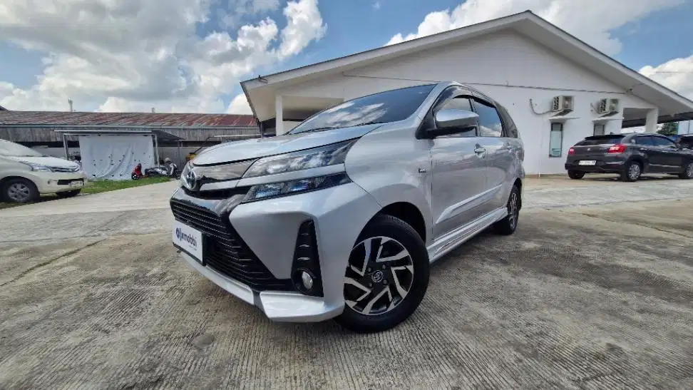 Toyota Avanza 1.5 Veloz Bensin-AT