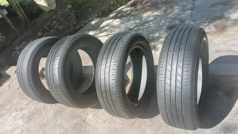 Ban Bridgestone 3 Dunlop 1 R16 195/60