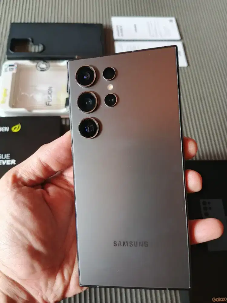 Samsung S24 Ultra (12/256) on Garansi SEIN