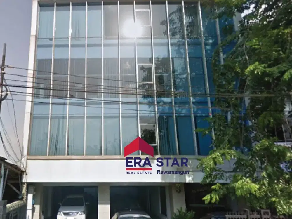 Kantor 4 lantai berada di pinggir jalan Arteri Pondok Indah Jakart Selatan.