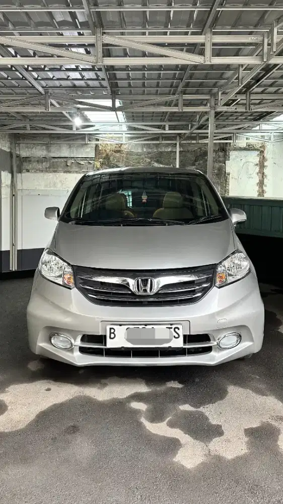 Honda freed psd antik KM 20rb