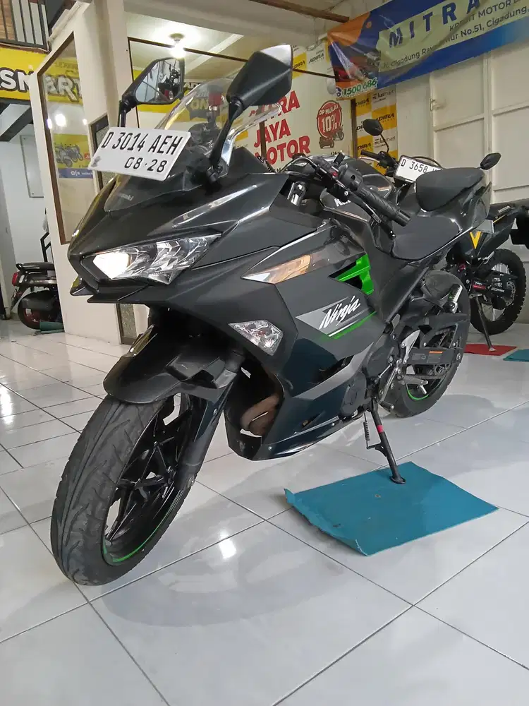 Kawasaki Ninja 250 FI Tahun 2023