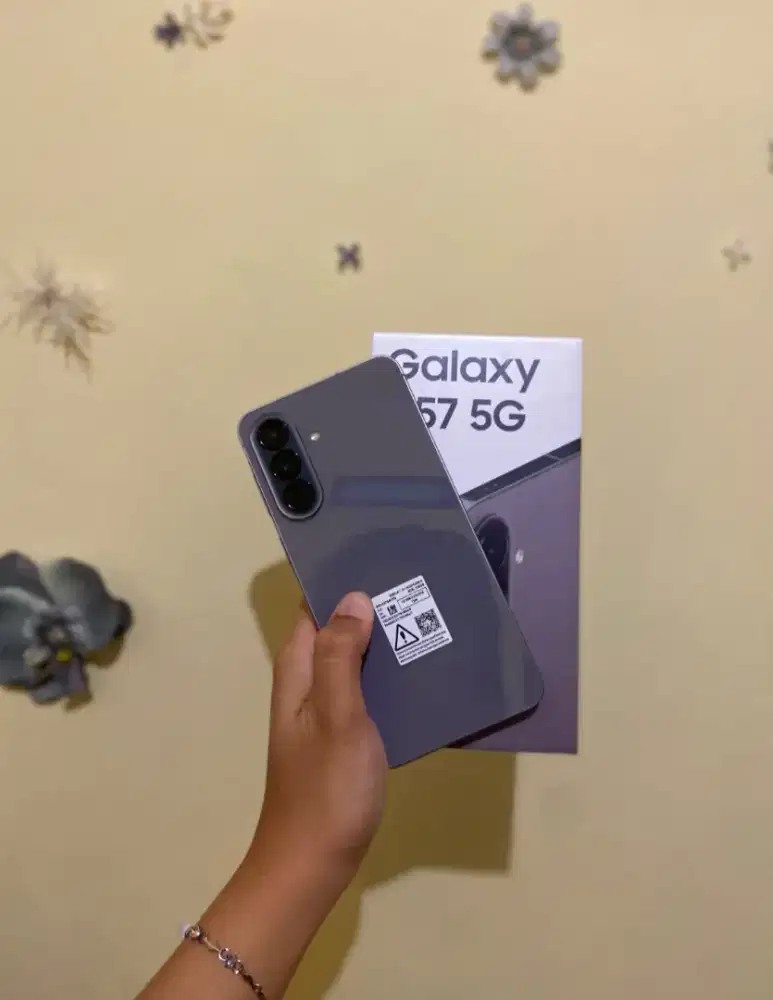 Samsung Galaxy A57 8/256 bari sehari