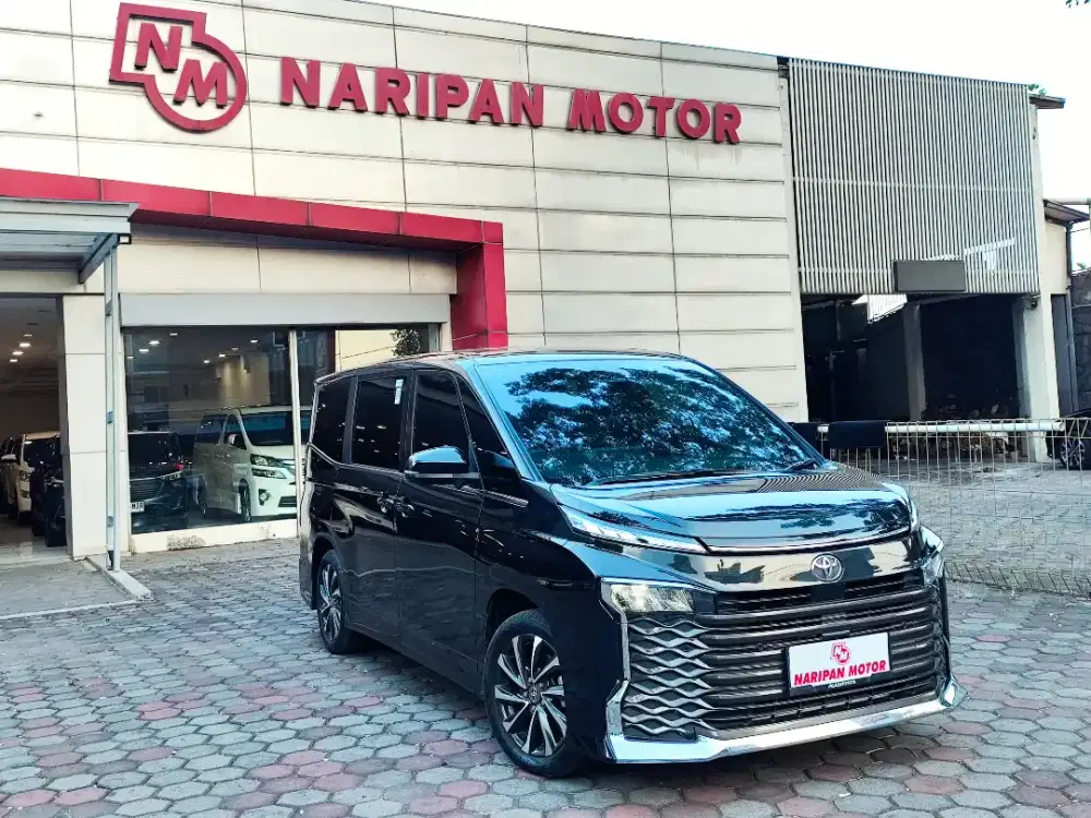 Toyota Voxy 2.0 CVT 2024