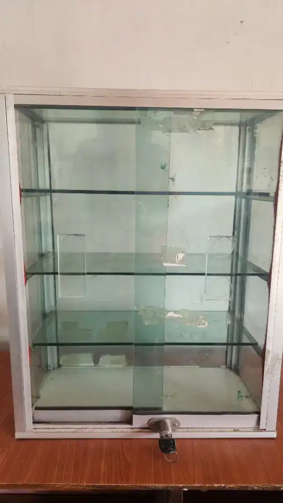 Etalase mini untuk rokok