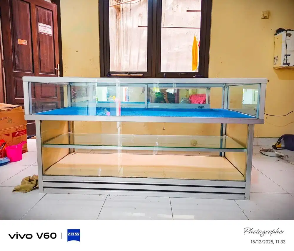 Etalase Kaca Premium murah ukuran 120x50x75 Second siap pakai