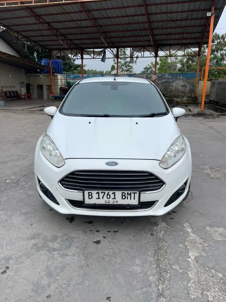 Ford fiesta S matic 2015